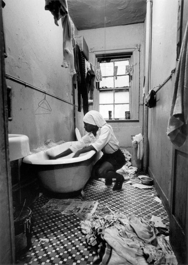 Gordon Parks’s 1967 Rosie Fontenelle Cleans the Bathtub.
