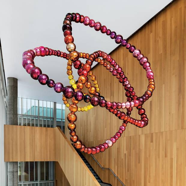 Peony Knot (2015), Jean-Michel Othoniel, on the 3rd floor of the Michal and Renata Hornstein Pavilion for Peace at the Montreal Museum of Fine Arts.