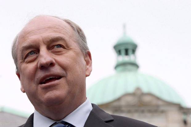 B.C. Green party leader Andrew Weaver speaks to media in the rose garden on the Legislature grounds in Victoria, B.C., on May 10, 2017.