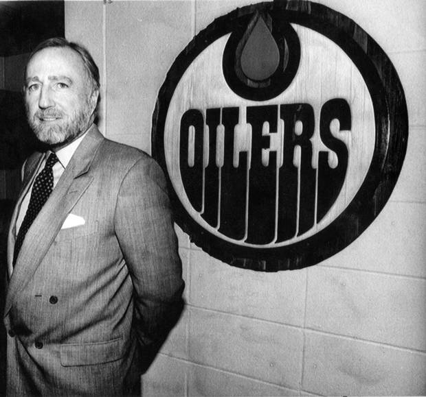Edmonton Oilers owner Peter Pocklington standing the team's dressing room in back on Feb. 22, 1989.