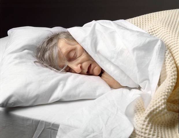 Ron Mueck, Old Woman in Bed (detail), 2002. Mixed media, 25.4 x 94 x 53.9 cm. Collection of the National Gallery of Canada. Copyright Ron Mueck.