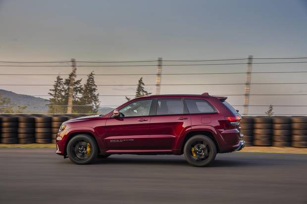 The yellow brake calipers are the only eye-catching element of the Trailhawk's exterior.