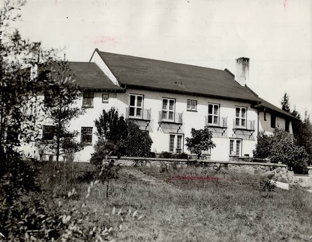 The Guild Inn in 1944.