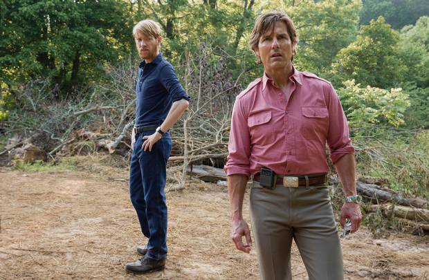 Domhnall Gleeson and Tom Cruise in American Made.