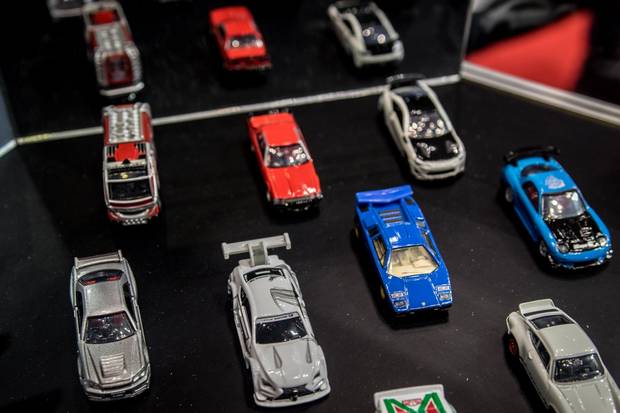 In a case in the Tomica display at the Tokyo motor show, a Wolf prototype Countach wo43 miniature maple leafs on its pop-up headlights. No explanation given.