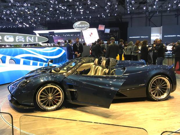 The Pagani Huayra Roadster comes with two roofs: a carbon-fibre lid and a soft-top for emergencies. 