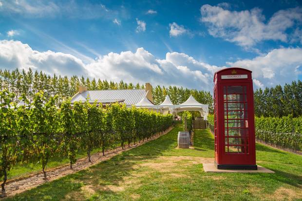Luckett Vineyards offers a novelty London call box where visitors can make free calls to anywhere in Canada.