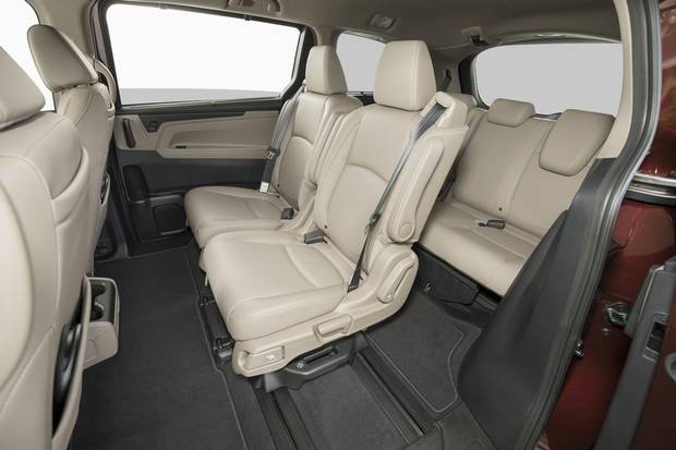 It’s easier than before to get in and out of the third row because the floor is now 35 mm lower for stepping into, and the second-row seats now slide away sideways from each door to make better room for access behind. 