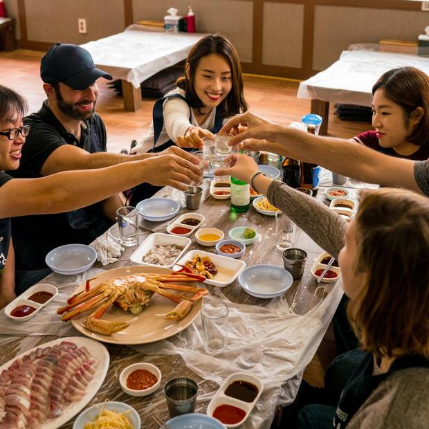 Airbnb’s Food Whisperer tours in Seoul include visiting food stalls and sampling local craft beers.