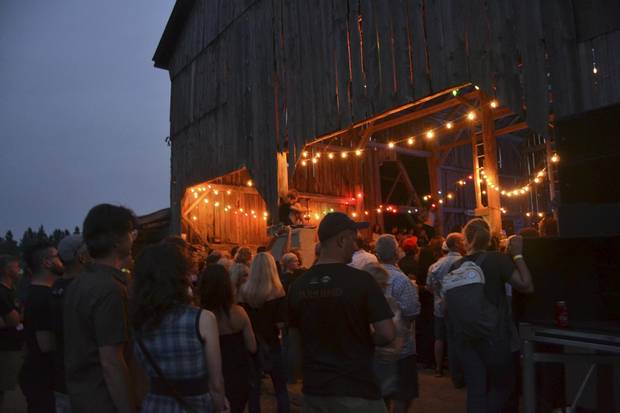 The New Farm hosts what has become an annual concert complete with food to raise money to help get organic food into low-income neighbourhoods. 
