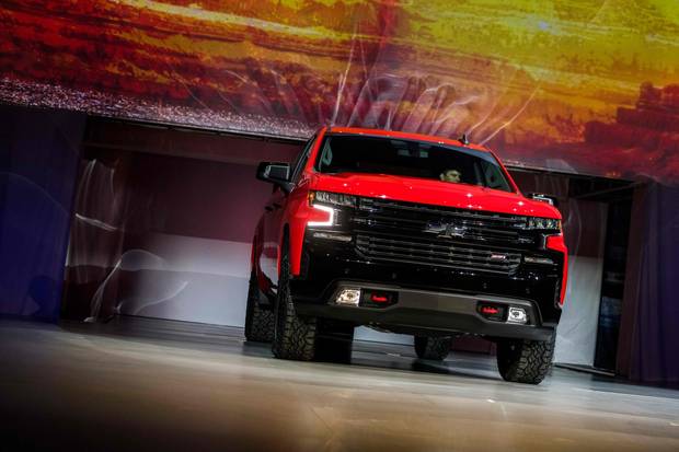 The Silverado’s frame weighs 88 pounds less because it’s made of lighter yet stronger high-strength steel, GM says. Aluminum parts in the suspension and other areas make up the rest of the weight loss.