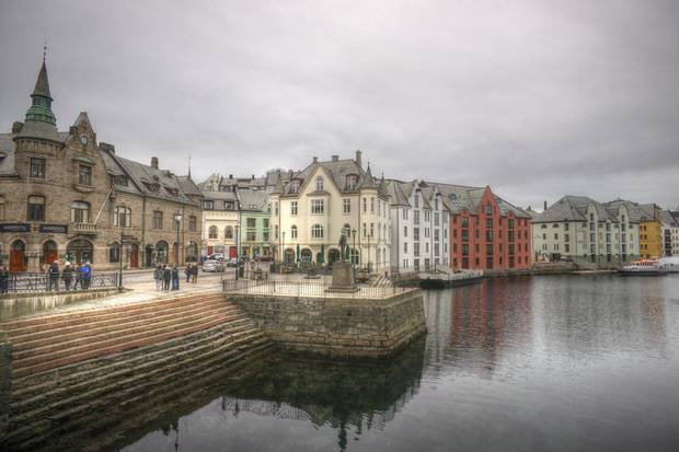 One of the most exciting cities of Norway is not far away from Bergen: Alesund has a lot to explore