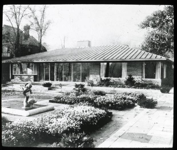 The Hobbs Sun House, Rosedale, Toronto. Rear elevation. Historical photos, c. 1945.