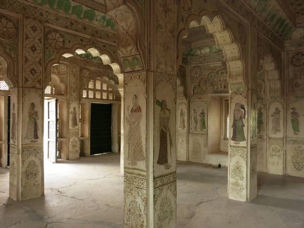 In Hadi Rani Mahal, one of many palaces in Nagaur’s Ahhichatragarh Fort, conservators are restoring the detailed 18th-century murals.