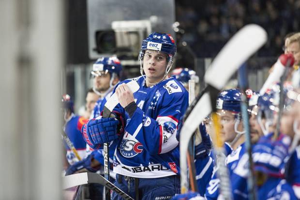Auston Matthews has 11 goals and nine assists in 20 games for the Swiss League’s first-place Zurich Lions.