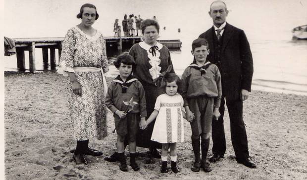Beach July 1924: Peter Stevens' family in 1924, when he was known as Georg Hein in Germany. Front row, from left: Georg, Trude and Erich Hein. Back: Unknown woman, Henni and Victor Hein. 
