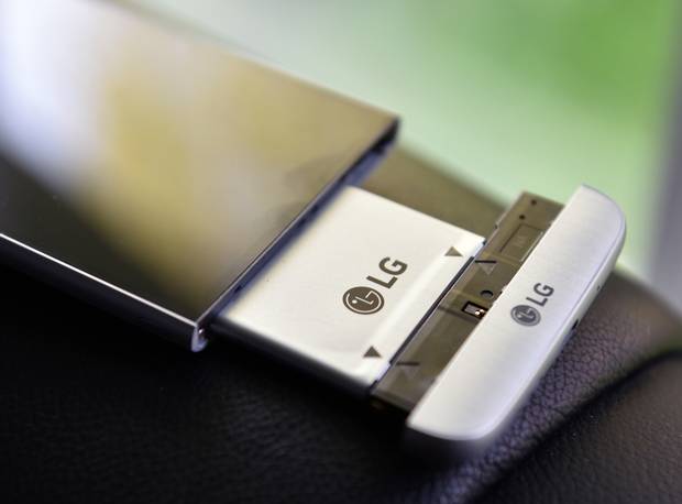 The LG G5 is the first unibody metal phone with a removable battery.