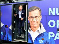 Moderate party leader Ulf Kristersson arrives at a polling station in Strangnas, Sweden, September 11, 2022. Jonas Ekstromer /TT News Agency/via REUTERS      ATTENTION EDITORS - THIS IMAGE WAS PROVIDED BY A THIRD PARTY. SWEDEN OUT. NO COMMERCIAL OR EDITORIAL SALES IN SWEDEN.