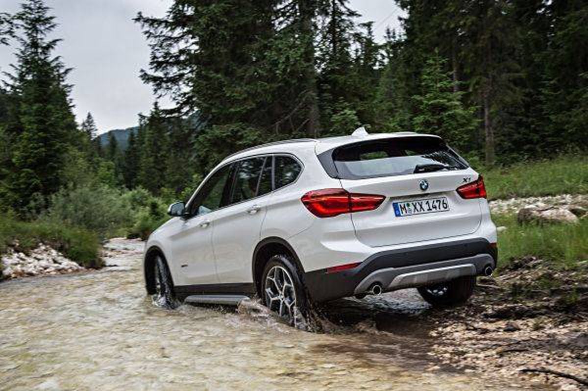 bmw x12016 review