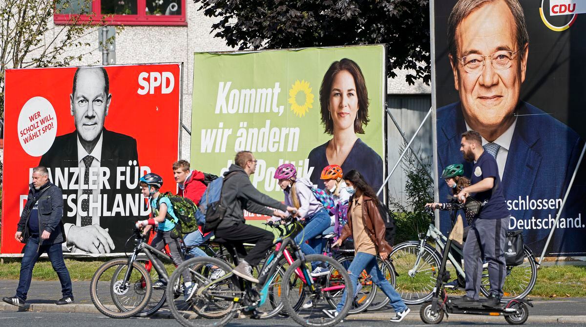 Socia de la CDU de los socialdemócratas alemanes Angela Merkel afirma después de elecciones más cerradas