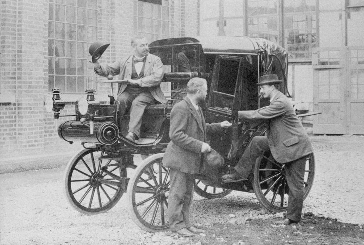 Resultado de imagem para primeiros taxis em 1890 stuttgart fotos