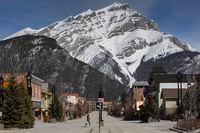 A nearly deserted main street of Banff, Alberta, April 13, 2020. Banff is limiting the people that can access the town due to the COVID-19 pandemic. Todd Korol/The Globe and Mail