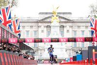Athletics - London Marathon - London, Britain - April 23, 2023 Kenya's Kelvin Kiptum in action before crossing the finish line to win the elite men's race REUTERS/Andrew Boyers