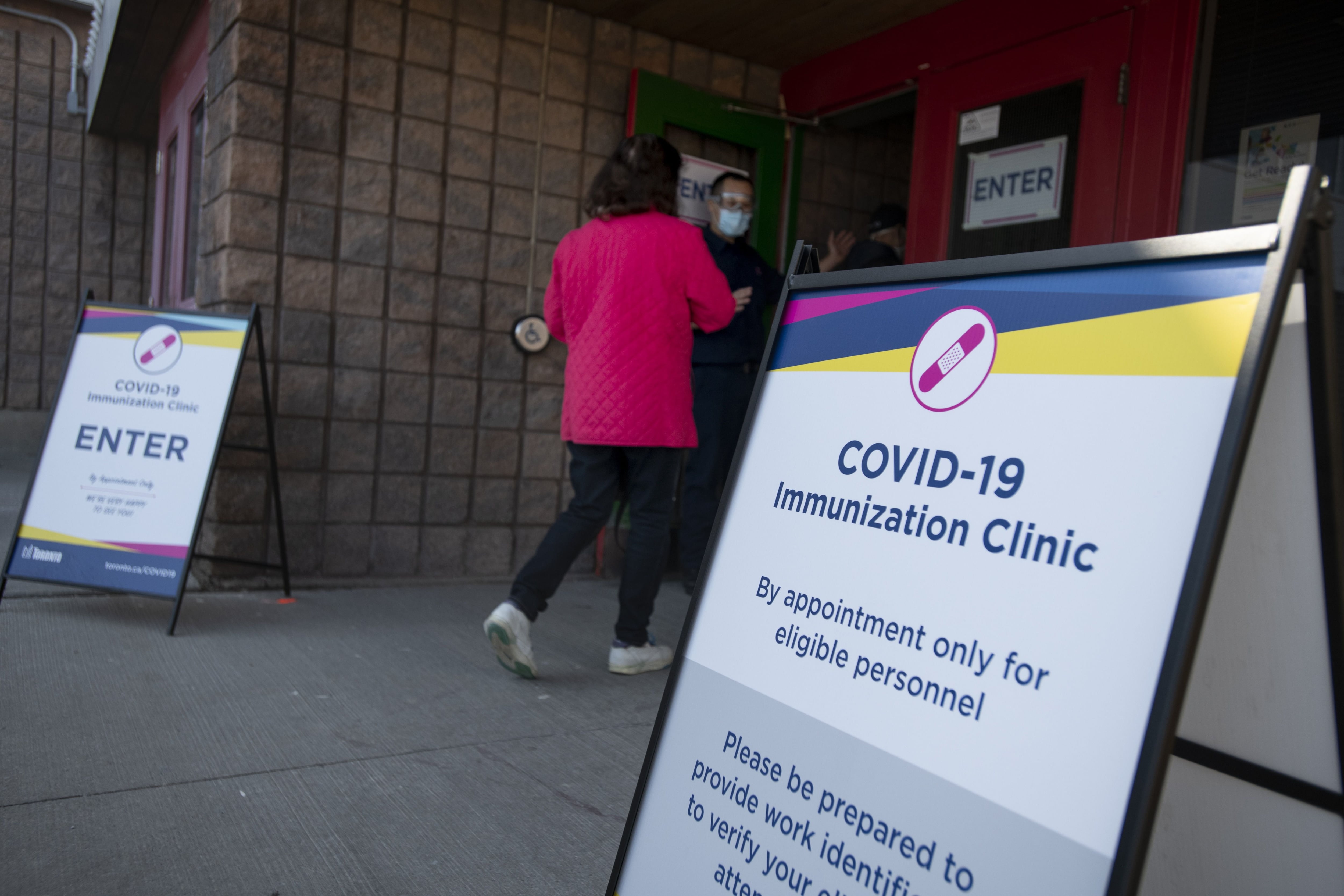 Thousands Of Ontarians Book Covid 19 Vaccine Appointments Within Hours Of Expanded Eligibility The Globe And Mail