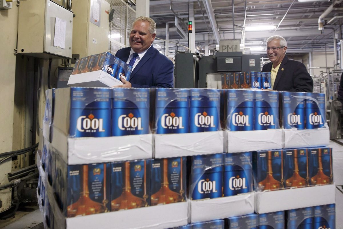 L’Ontario va tranquillement de l’avant avec un plan de vente de bière dans les dépanneurs