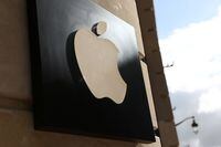 FILE PHOTO: An Apple logo is pictured outside an Apple store in Lille, France, September 13, 2023. REUTERS/Stephanie Lecocq/File Photo