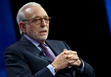 FILE PHOTO: Nelson Peltz, founding partner of Trian Fund Management LP, speaks at the WSJD Live conference in Laguna Beach, California October 25, 2016.  REUTERS/Mike Blake/File Photo