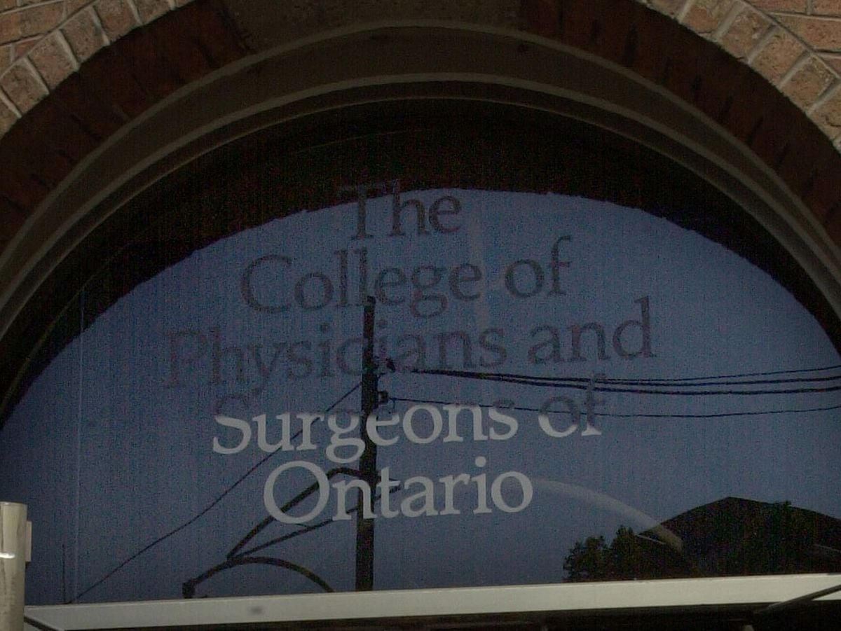 Regulator Ontario melonggarkan pembatasan pada beberapa dokter asing yang terlatih untuk bekerja di Kanada