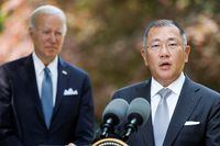 Hyundai Motor Group Chairman Euisun Chung delivers remarks along with U.S. President Joe Biden on the automaker’s decision to build a new electric vehicle and battery manufacturing facility in Savannah, Georgia, as Biden ends his visit to Seoul, South Korea, May 22, 2022. REUTERS/Jonathan Ernst