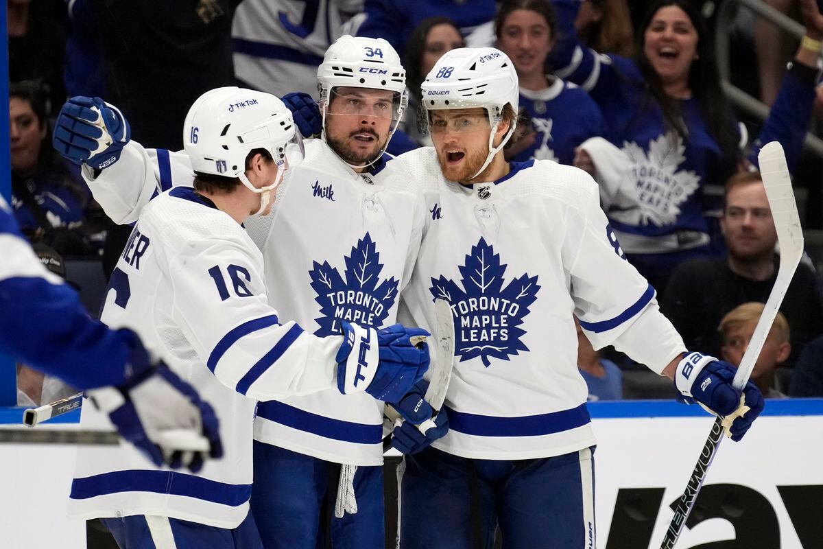 Maple Leafs win 1st playoff series in 19 years with OT victory