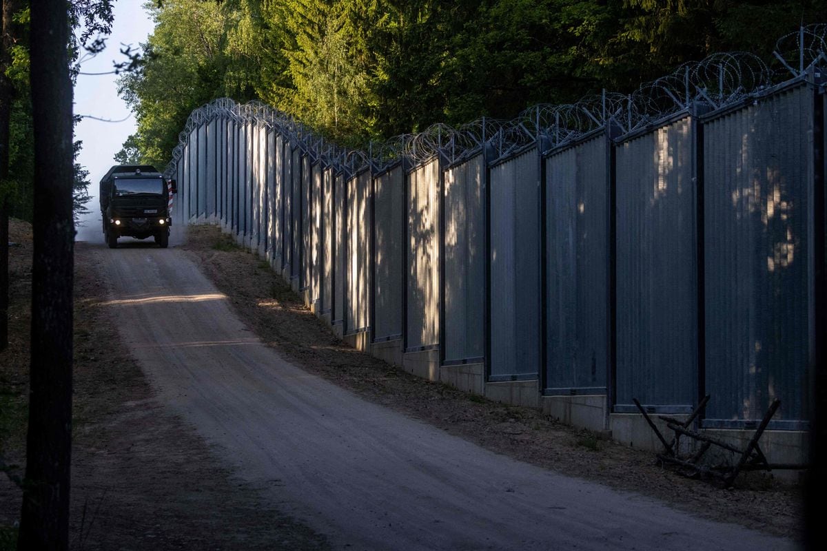Polska oskarża Białoruś o organizowanie nielegalnej imigracji w celu podwojenia liczebności wojsk na granicy