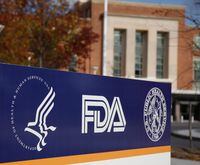 FILE PHOTO: The headquarters of the U.S. Food and Drug Administration (FDA) is seen in Silver Spring, Maryland November 4, 2009. REUTERS/Jason Reed/File Photo