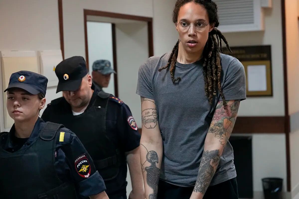 Russian court hands Brittney Griner 9-year prison sentence in drugs trial -  The Globe and Mail
