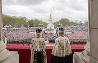 TOPSHOT - A handout photo taken and released on May 6, 2023 by Buckingham Palace shows Britain's Queen Camilla and Britain's King Charles III standing on the balcony of Buckingham Palace, following their Coronation Ceremony, in central London. - The set-piece coronation is the first in Britain in 70 years, and only the second in history to be televised. Charles will be the 40th reigning monarch to be crowned at the central London church since King William I in 1066. Outside the UK, he is also king of 14 other Commonwealth countries, including Australia, Canada and New Zealand. Camilla, his second wife, will be crowned queen alongside him and be known as Queen Camilla after the ceremony. (Photo by CHRIS JACKSON / BUCKINGHAM PALACE / AFP) / RESTRICTED TO EDITORIAL USE - MANDATORY CREDIT  "AFP PHOTO / BUCKINGHAM PALACE / Chris Jackson / ROYAL HOUSEHOLD 2023 " - NO MARKETING NO ADVERTISING CAMPAIGNS - DISTRIBUTED AS A SERVICE TO CLIENTS  - NO USE AFTER MAY 22, 2023 (Photo by CHRIS JACKSON/BUCKINGHAM PALACE/AFP via Getty Images)