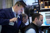 Traders work on the floor of the New York Stock Exchange (NYSE) in New York City, U.S., May 16, 2023.  REUTERS/Brendan McDermid