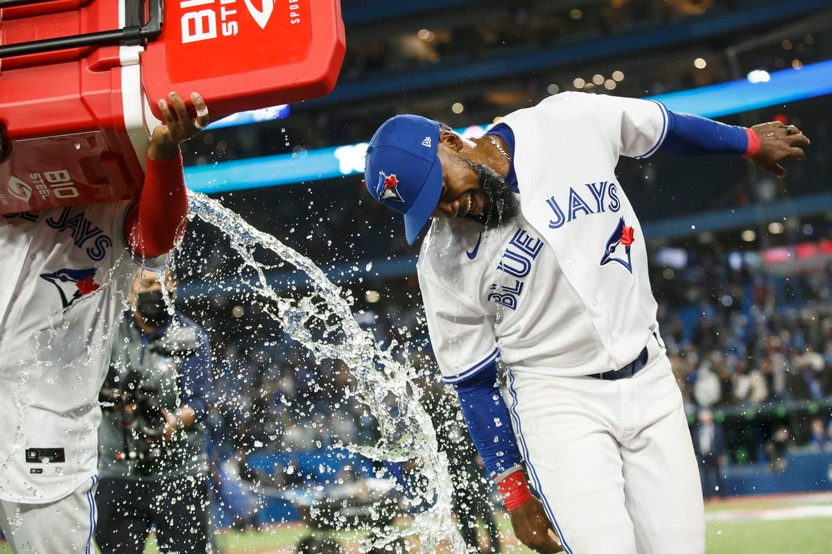 Teoscar Hernandez leads the Blue Jays to a wild 10-8 victory in Toronto’s first home opener since 2019