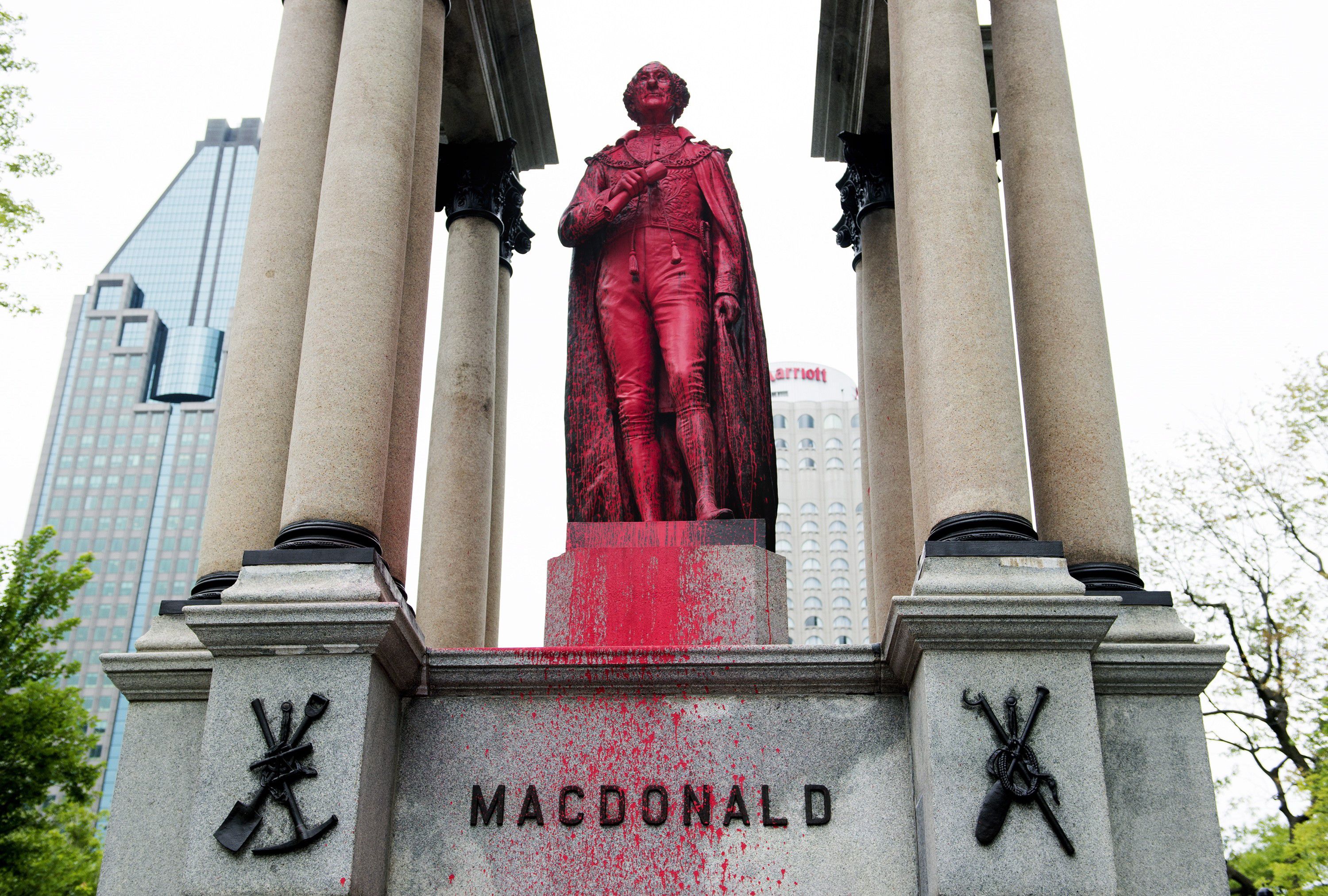 Montreal's Sir John A. Macdonald statue vandalized with a vengeance - The  Globe and Mail