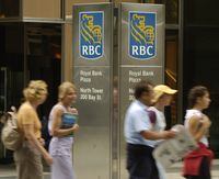 People walk past the Royal Bank Tower where the RBC Financial Group's Head Office and Main Bank Branch are located.  For an RBC earnings story.August 27, 2004Photo by Louie Palu/THE GLOBE AND MAIL