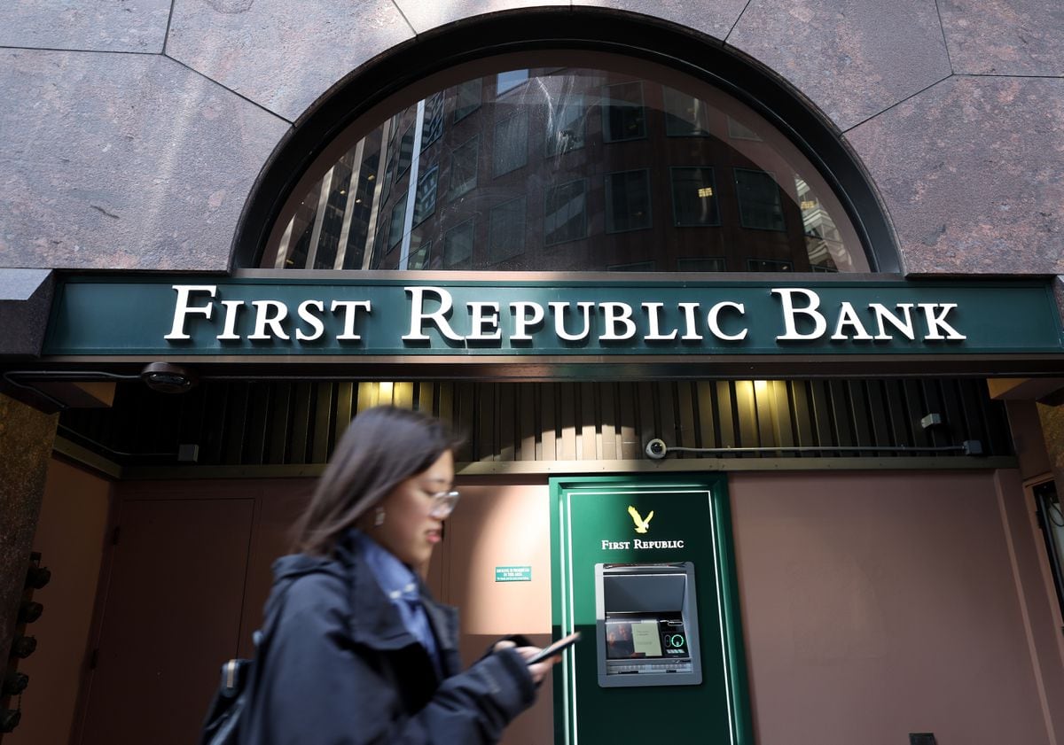 Pierwsza republika, która otrzymała zastrzyk 30 miliardów dolarów od gigantów amerykańskiej bankowości w celu zażegnania kryzysu