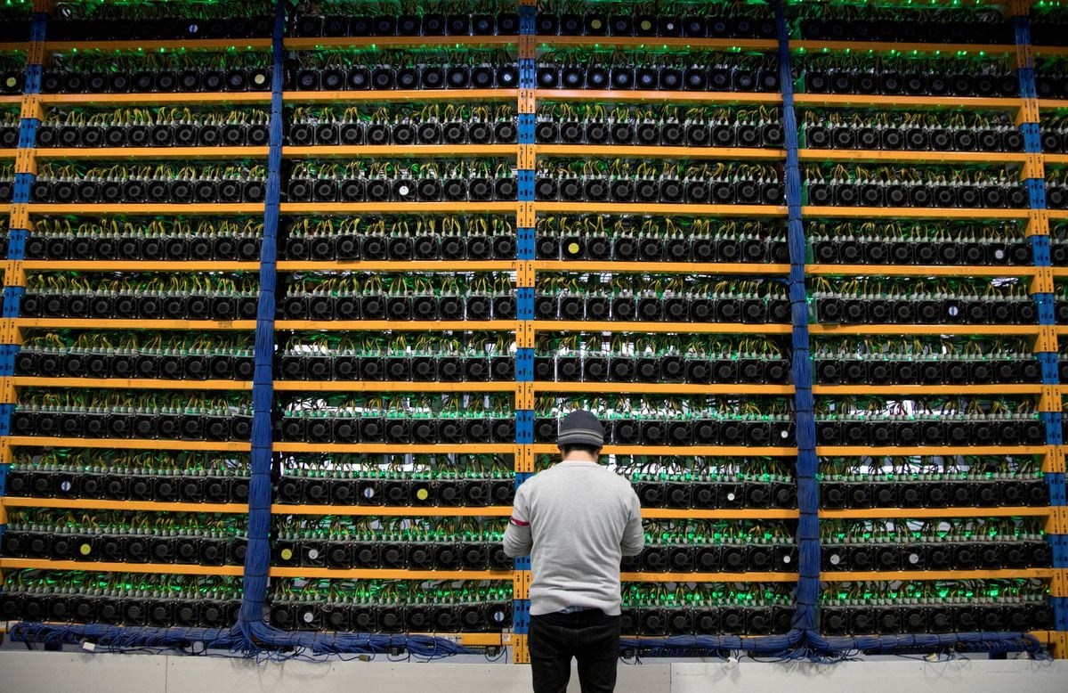 bitcoin miner hosting canada