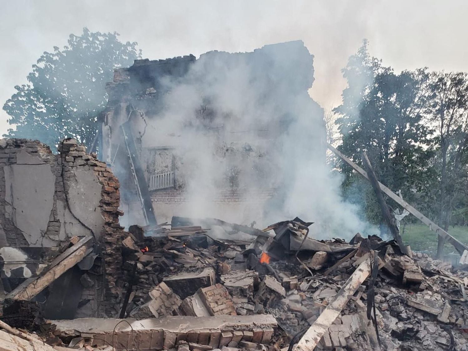Sixty Feared Dead in Bombing of Ukraine School