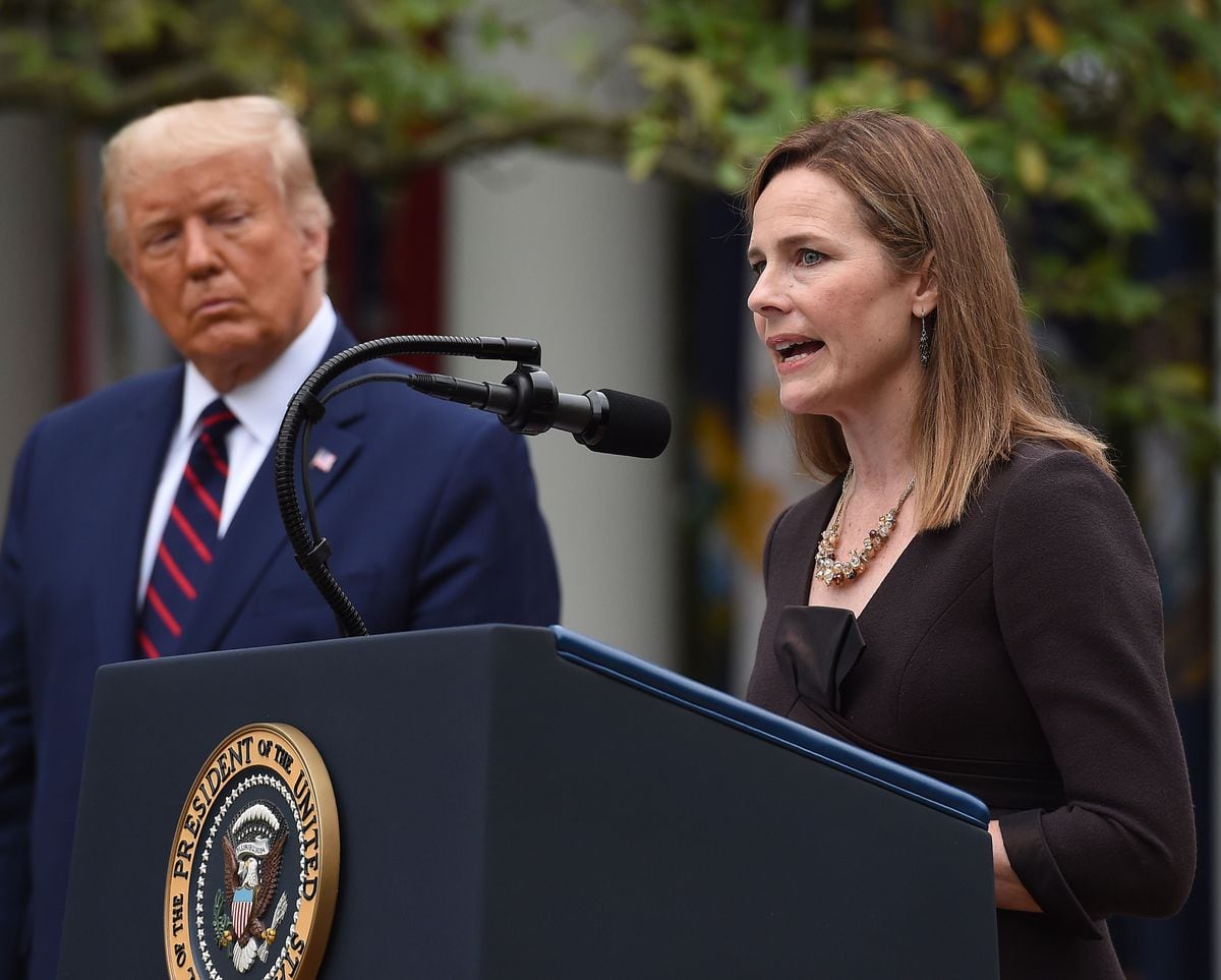 Trump makes Supreme Court choice official: Amy Coney Barrett receives nomination