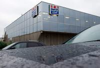 A Maple Leaf Foods plant in Toronto is shown on Wednesday Oct. 19, 2011.&nbsp; THE CANADIAN PRESS/Frank Gunn