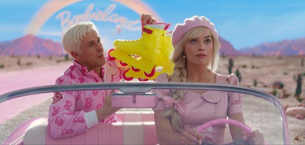 (L-r) RYAN GOSLING as Ken and MARGOT ROBBIE as Barbie in Warner Bros. Pictures’ “BARBIE,” a Warner Bros. Pictures release.