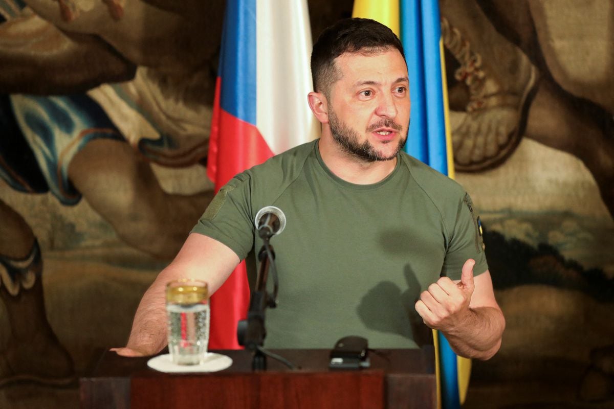 Zelensky dit que les forces ukrainiennes avancent dans le sud, occupant « la tête »