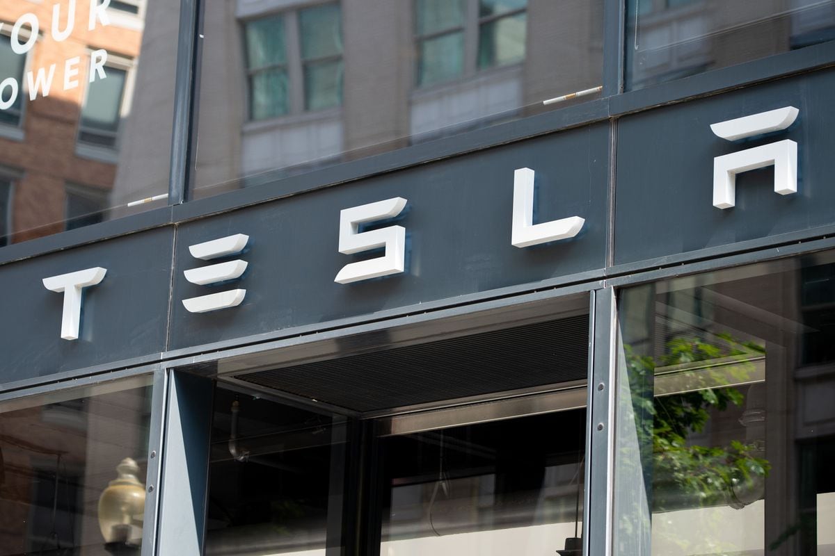 tesla-takes-ontario-government-to-court-over-cancelled-electric-vehicle